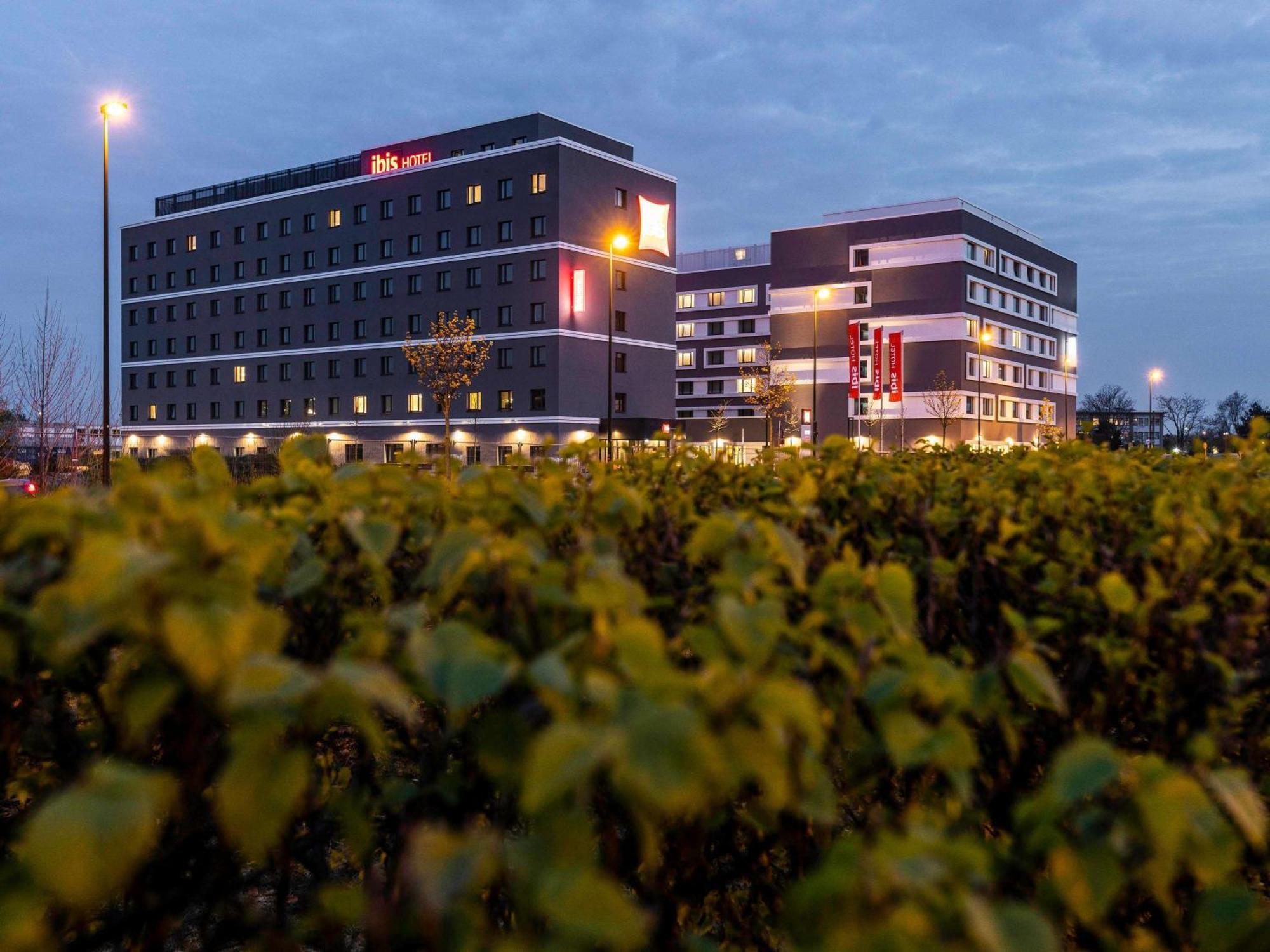 Ibis Duesseldorf Airport Hotel Екстериор снимка